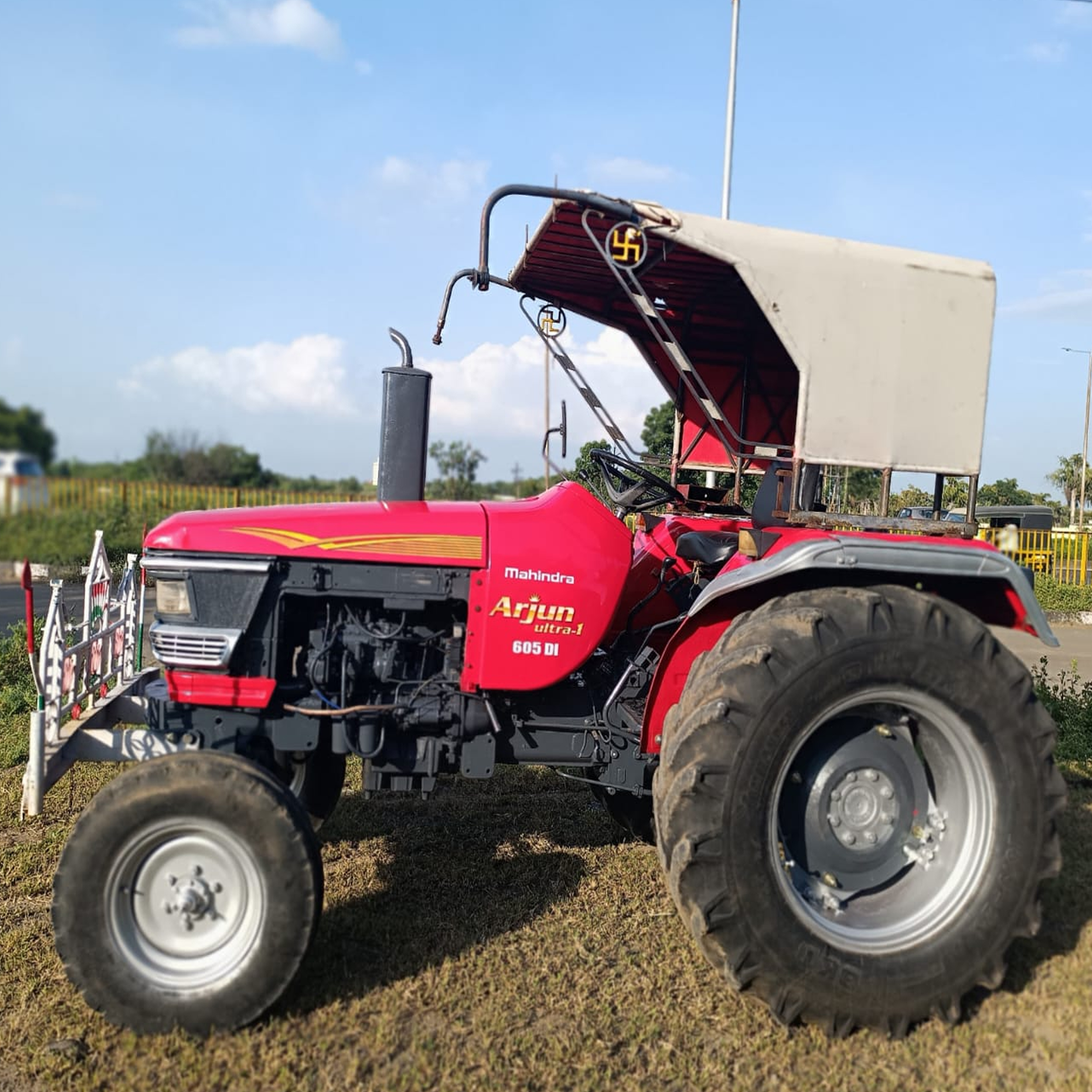 Mahindra Arjun 605 