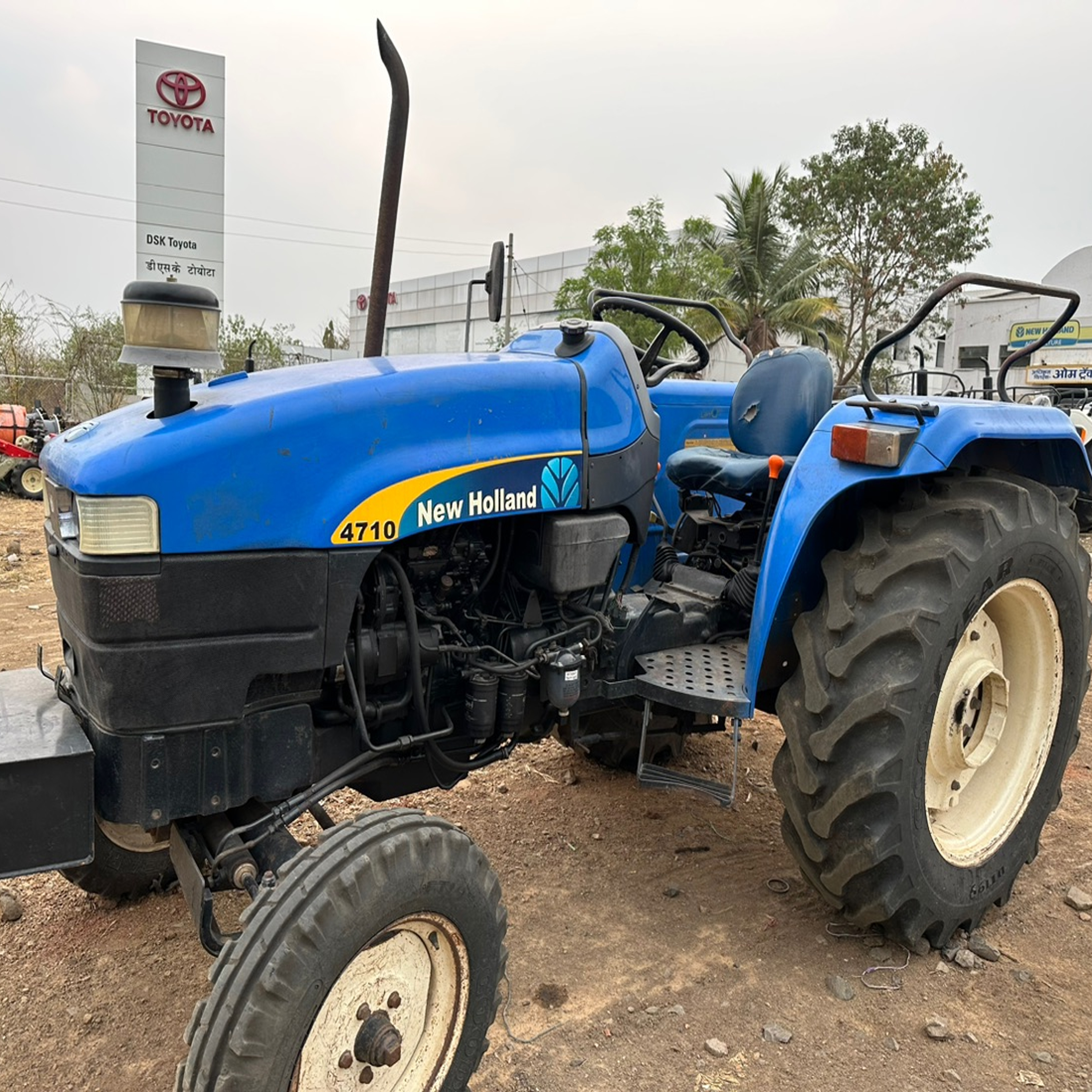 New Holland 4710