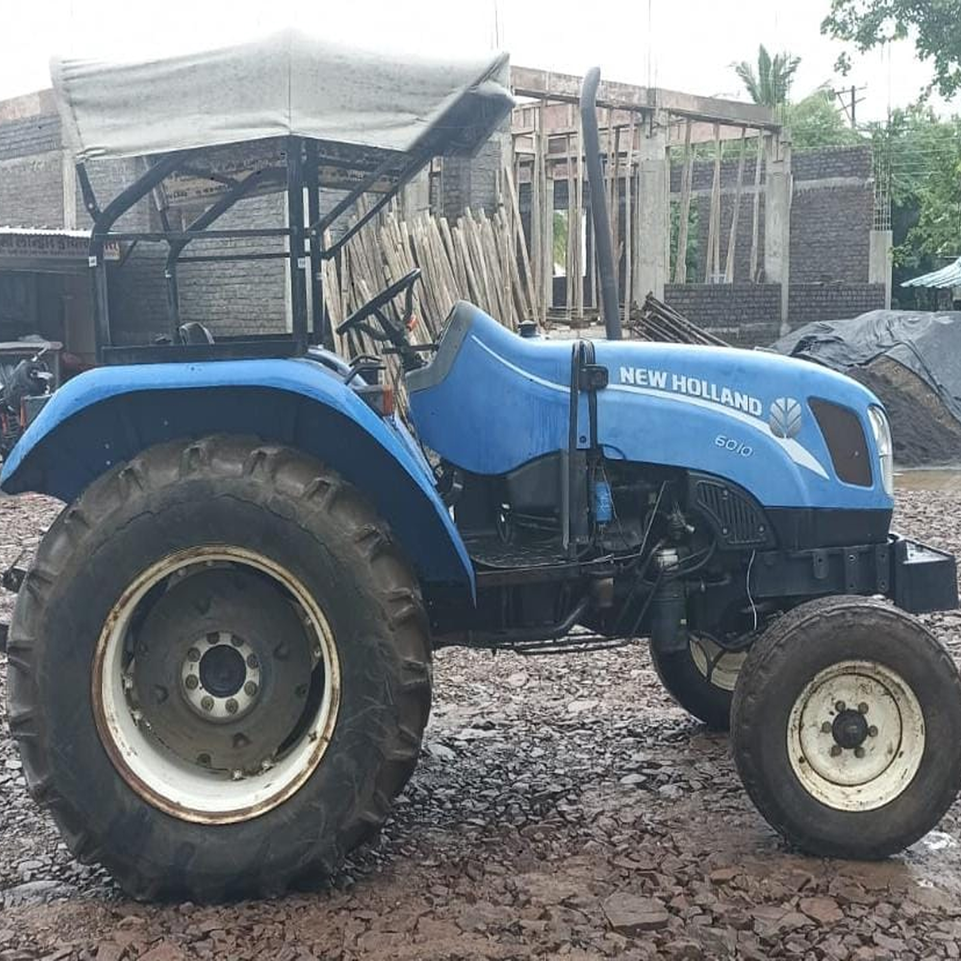 New Holland 6010
